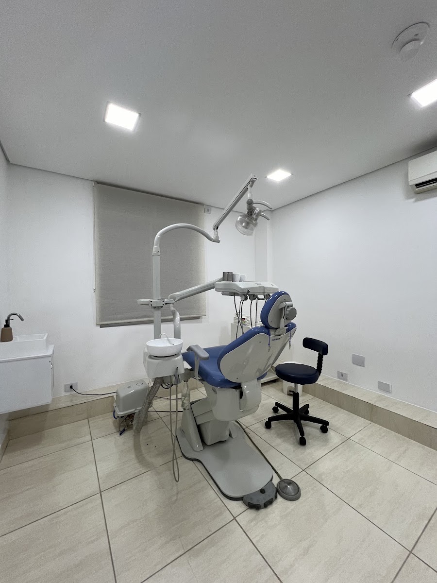 Consultório amplo e iluminado da Odonto Paulistana
